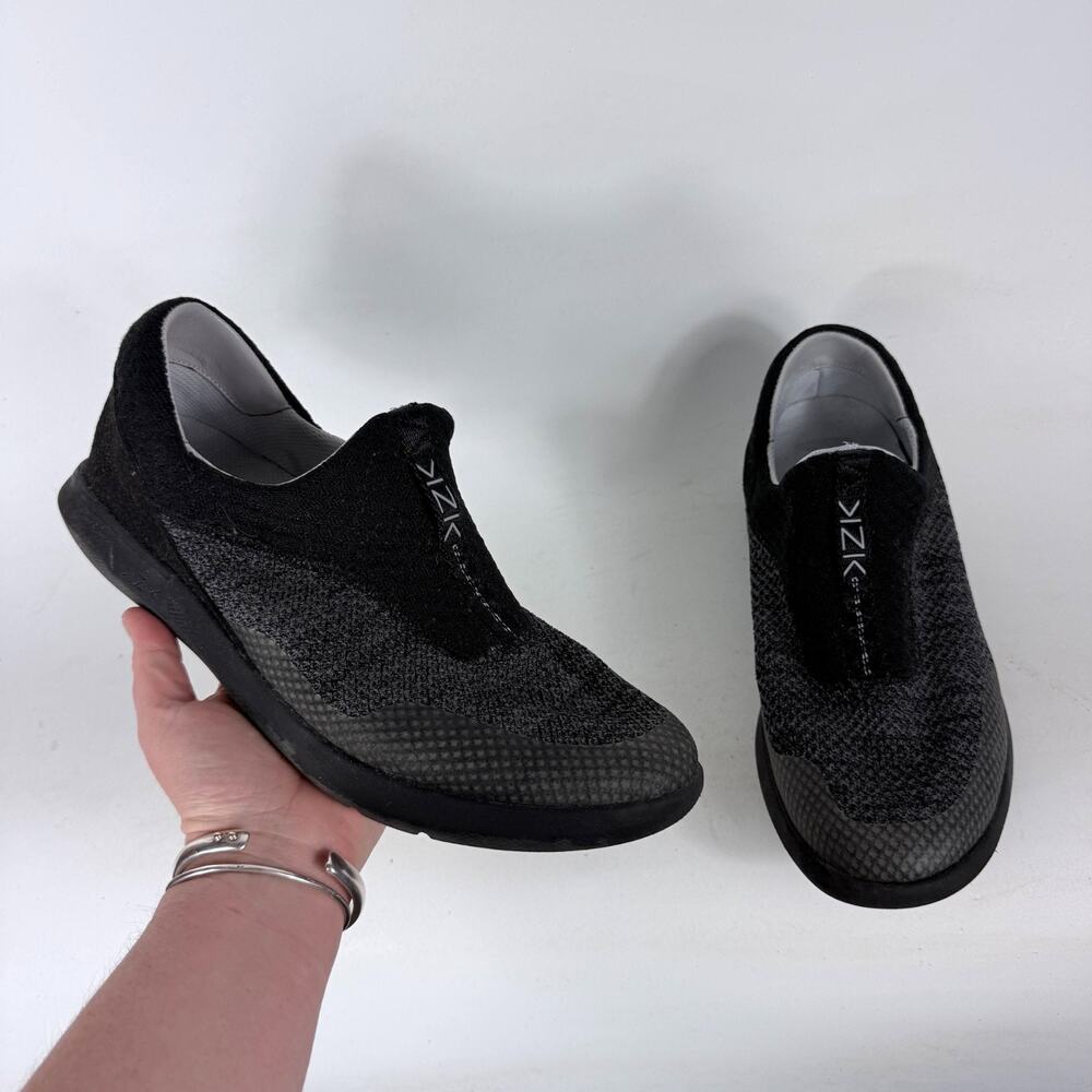 Kizik Sneakers Men's 11 Gray Black Knit Comfort Slip On Athletic Running Shoes